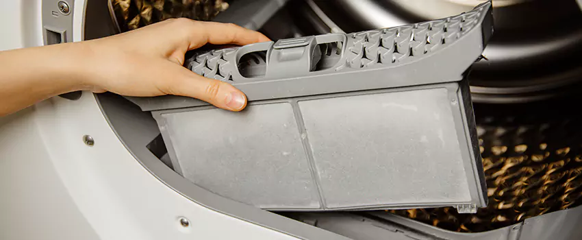 Signs Of A Clogged Dryer Lint Trap in Pontiac, Michigan